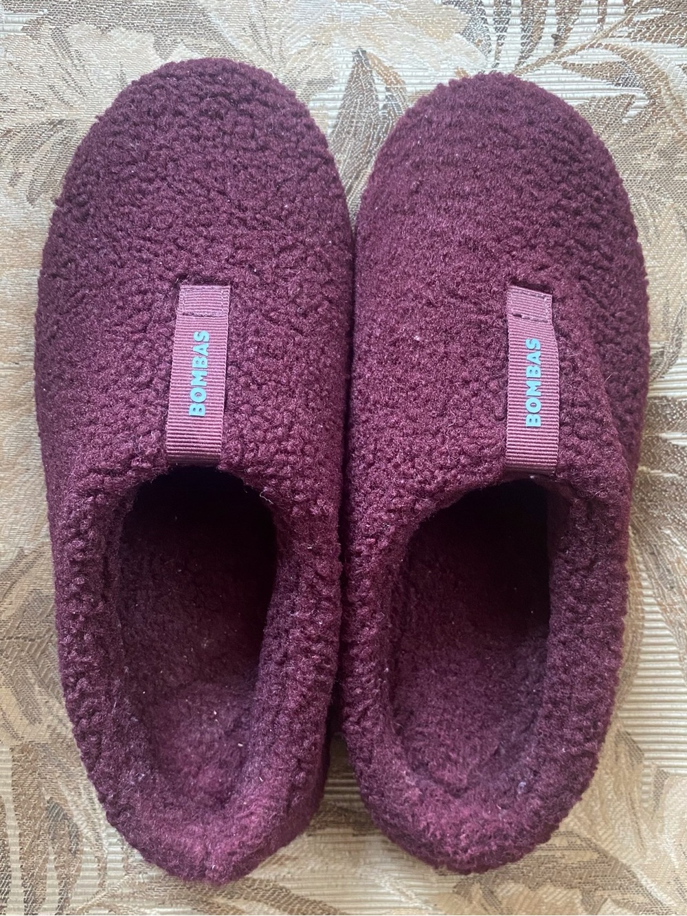 Bombas Burgundy Sherpa Slip-On Clog Style Slipper - Picture 8 of 8